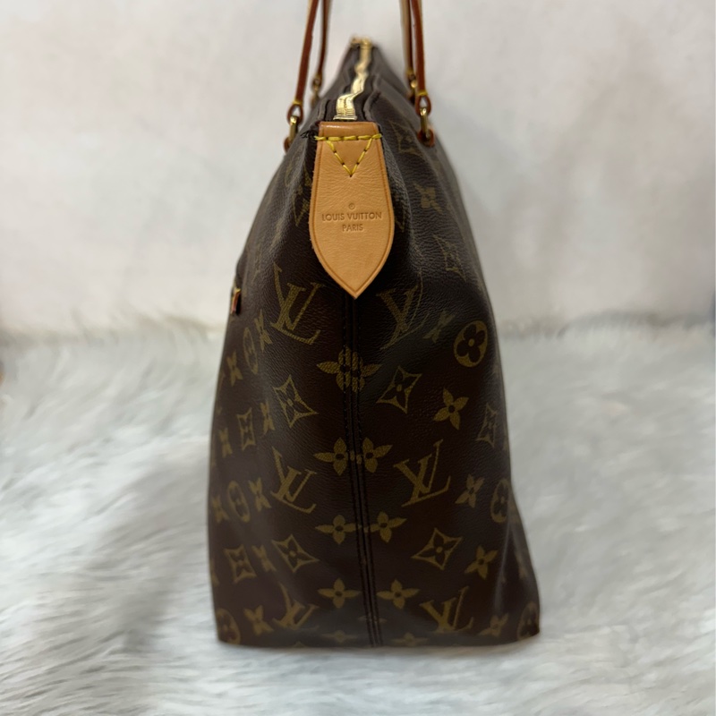 LV M42268 原花金釦前口袋拉鏈托特包-1