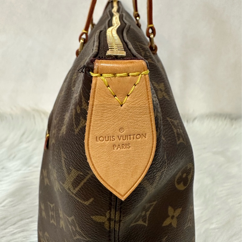 LV M42268 原花金釦前口袋拉鏈托特包-2