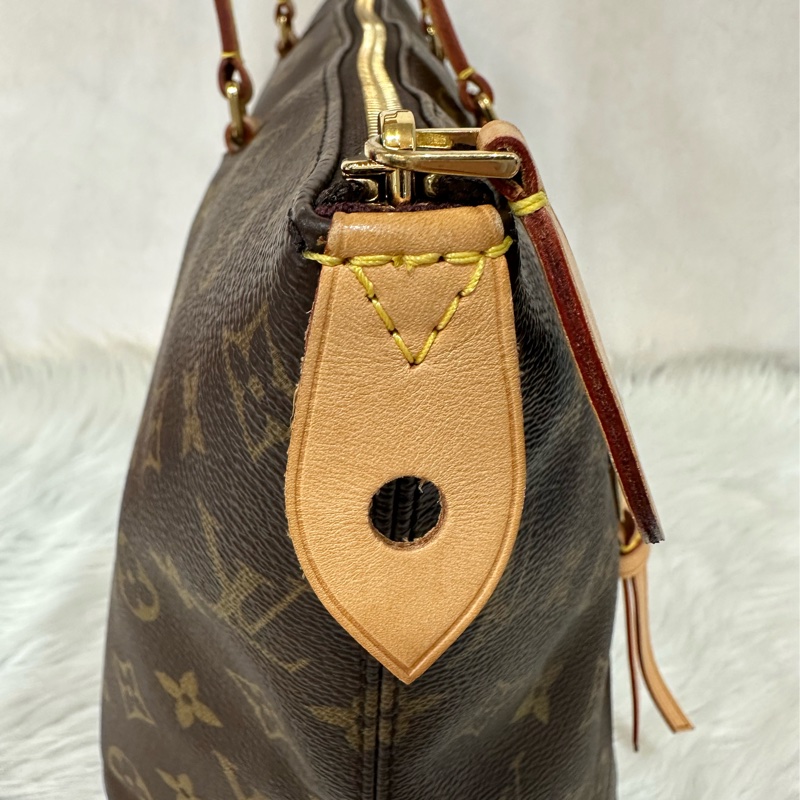 LV M42268 原花金釦前口袋拉鏈托特包-5