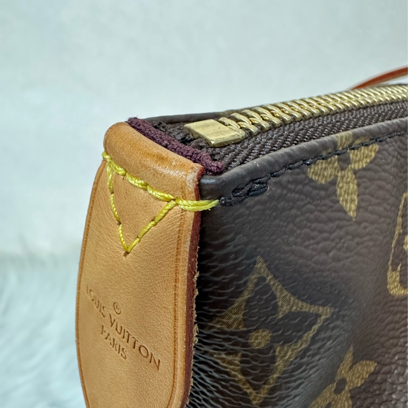 LV M42268 原花金釦前口袋拉鏈托特包-6