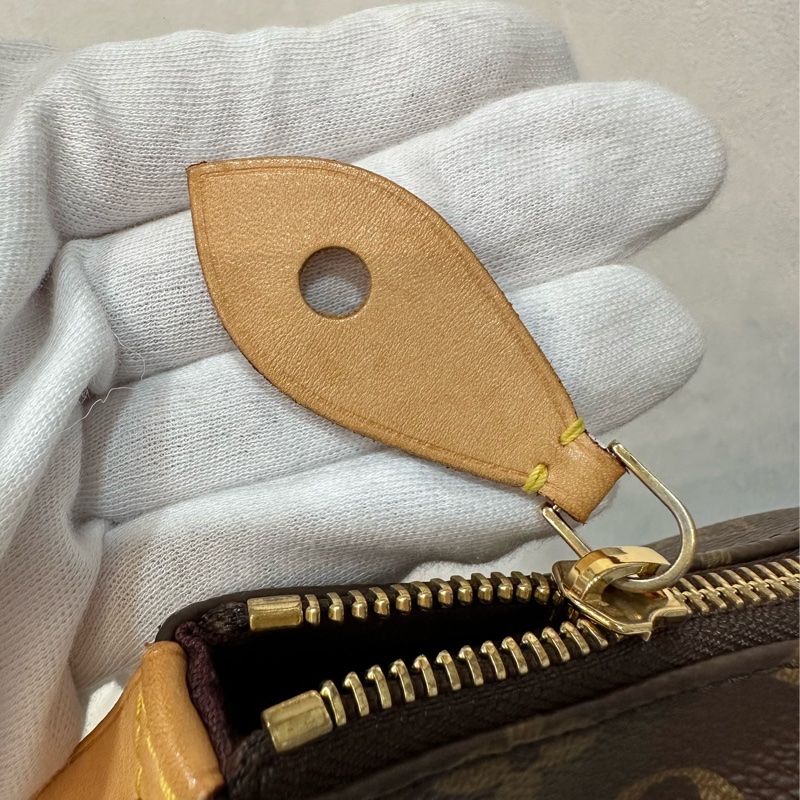 LV M42268 原花金釦前口袋拉鏈托特包-10