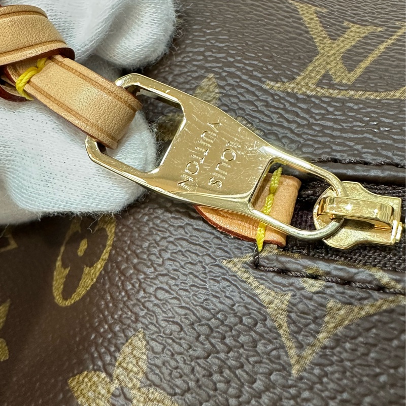 LV M42268 原花金釦前口袋拉鏈托特包-13
