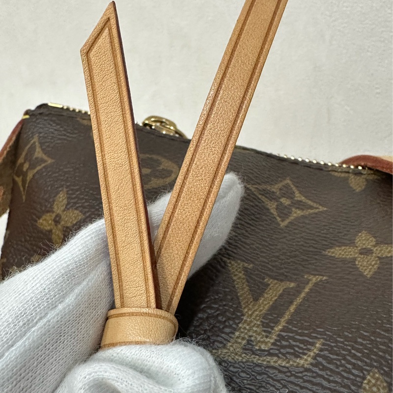 LV M42268 原花金釦前口袋拉鏈托特包-14