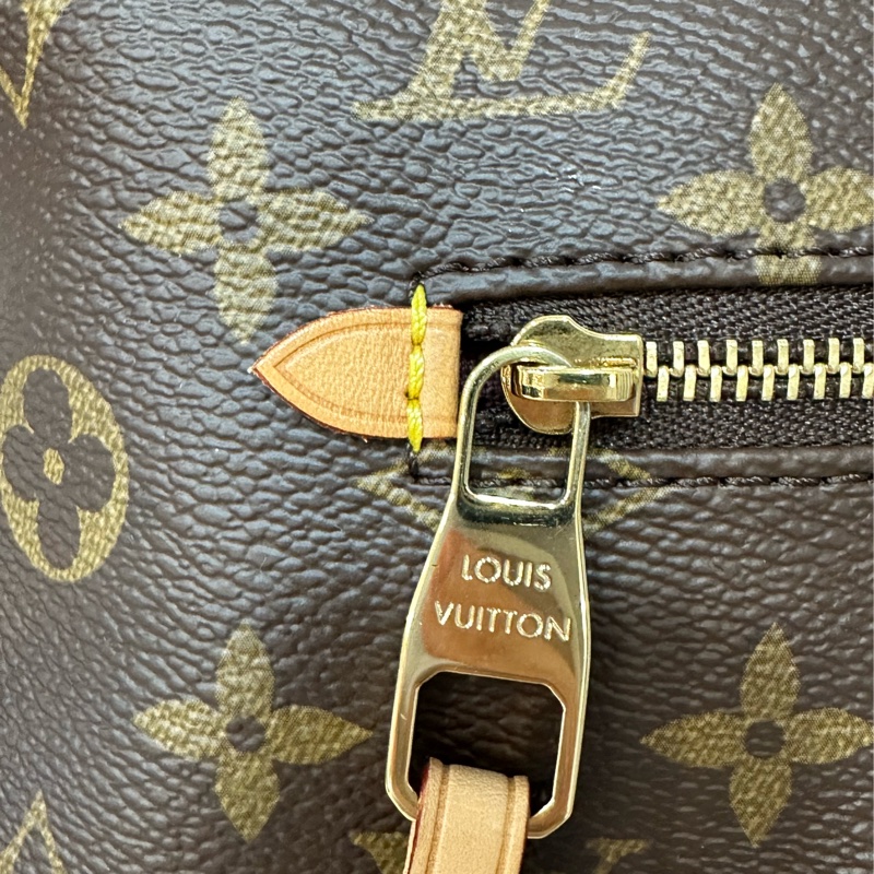 LV M42268 原花金釦前口袋拉鏈托特包-17