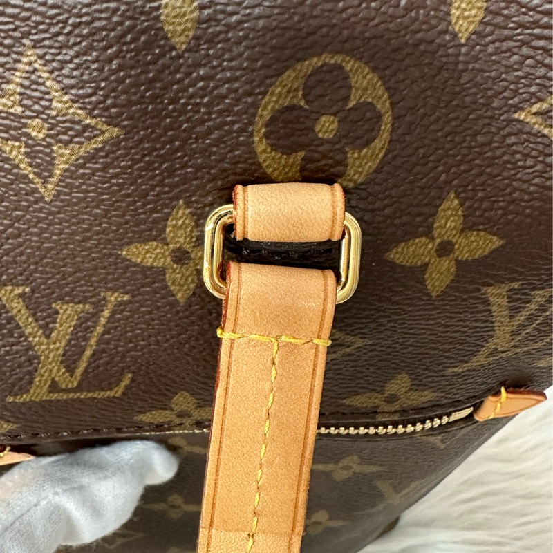 LV M42268 原花金釦前口袋拉鏈托特包-30