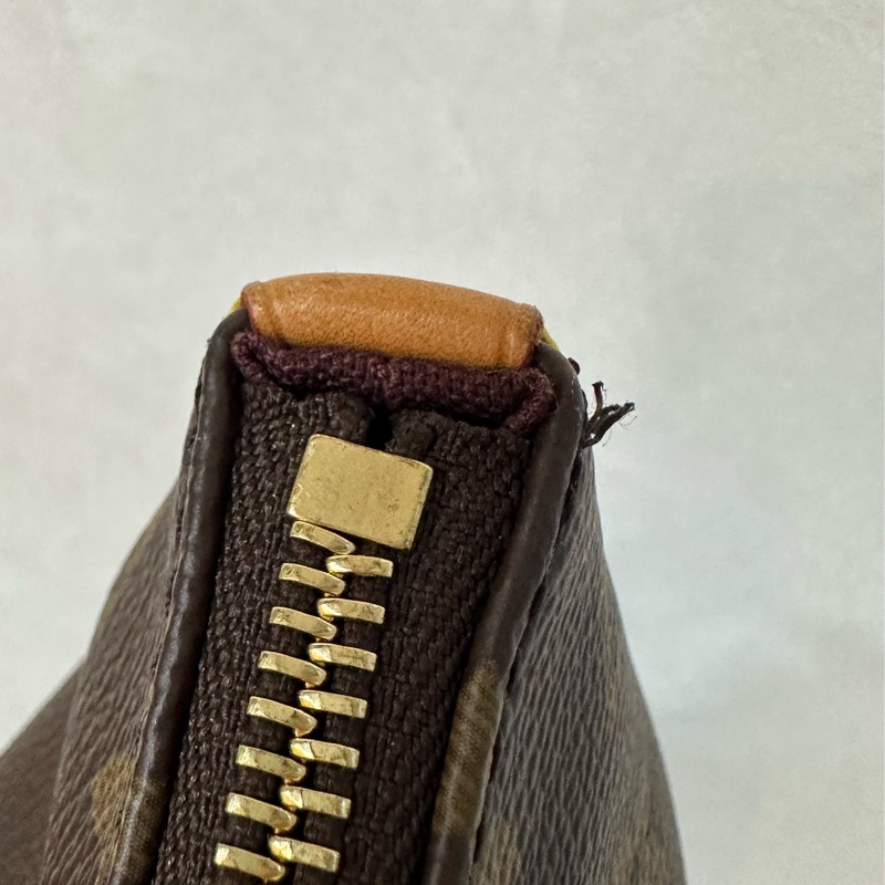 LV M42268 原花金釦前口袋拉鏈托特包-37