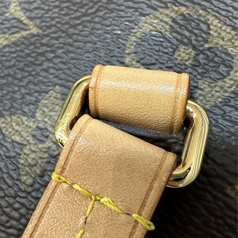 LV M42268 原花金釦前口袋拉鏈托特包-46