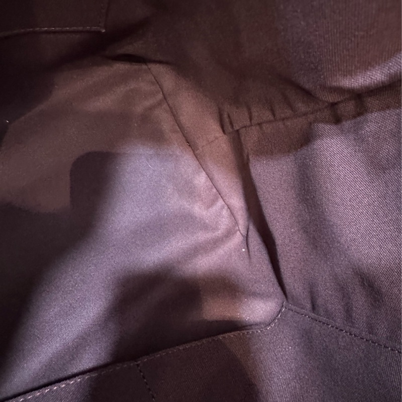 LV M42268 原花金釦前口袋拉鏈托特包-48