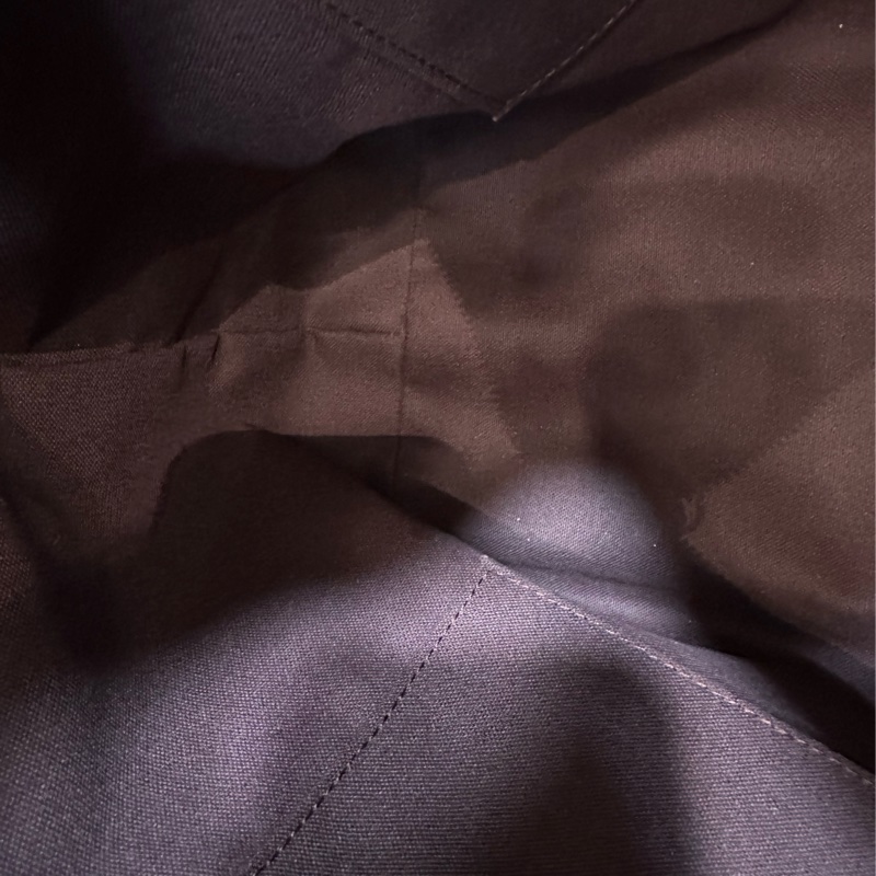 LV M42268 原花金釦前口袋拉鏈托特包-49