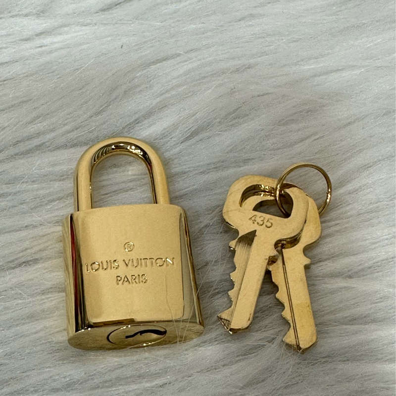 LV M42268 原花金釦前口袋拉鏈托特包-59