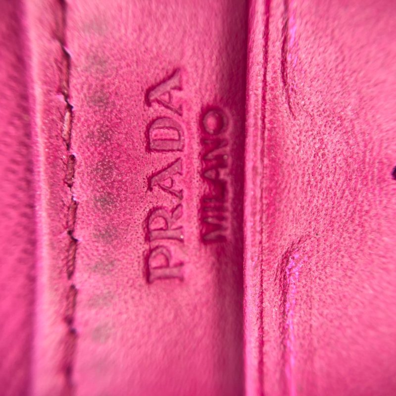 Prada 全拉鍊長款皮夾-3
