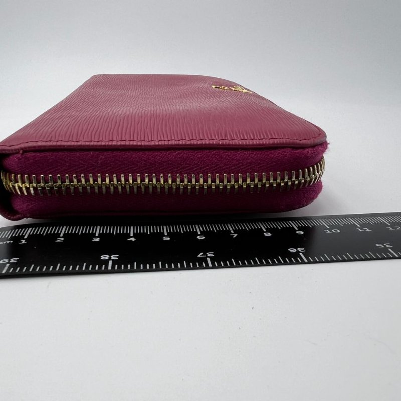 Prada 全拉鍊長款皮夾-5