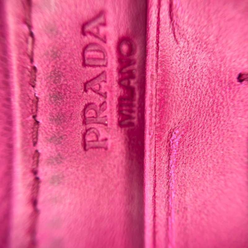 Prada 全拉鍊長款皮夾-6