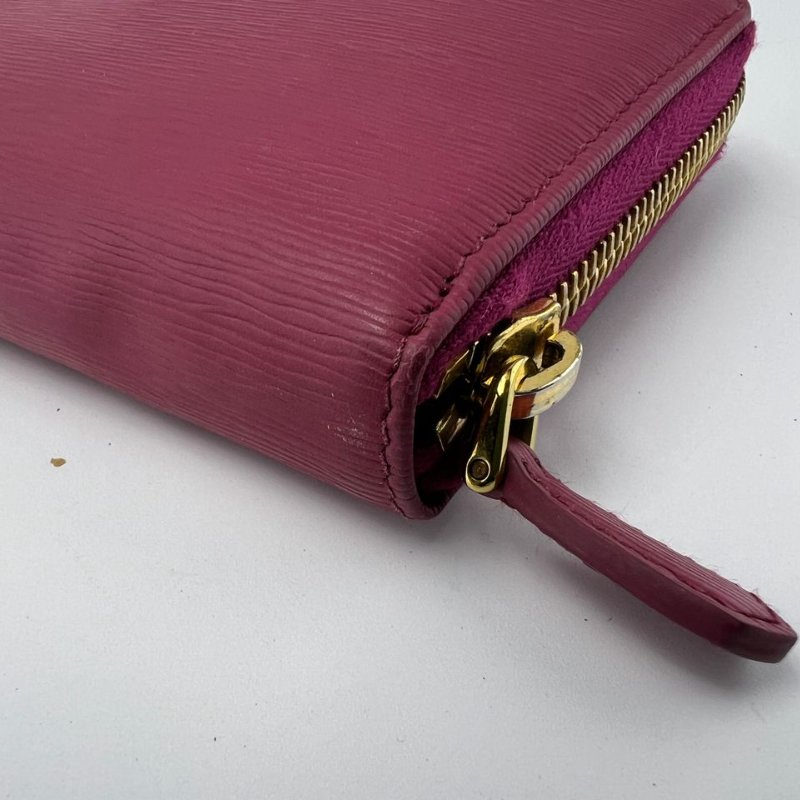 Prada 全拉鍊長款皮夾-9