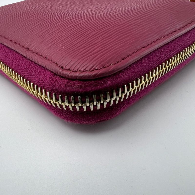 Prada 全拉鍊長款皮夾-12