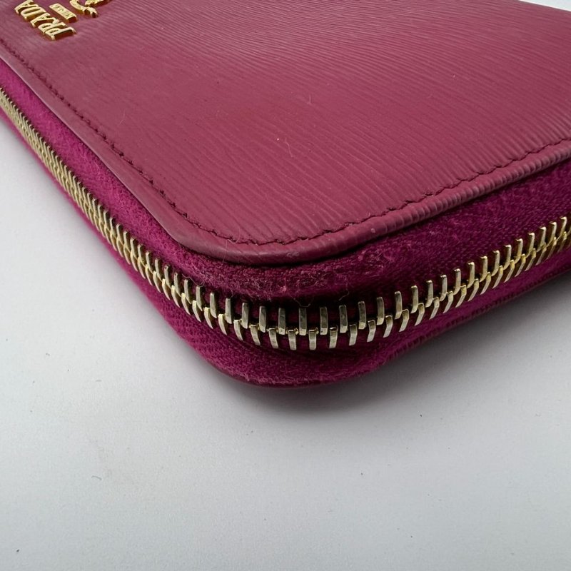 Prada 全拉鍊長款皮夾-16