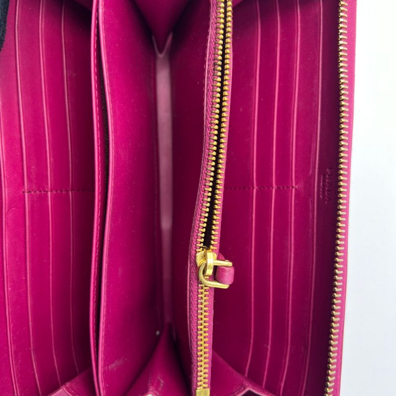 Prada 全拉鍊長款皮夾-17