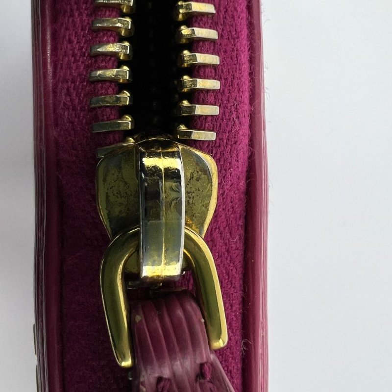 Prada 全拉鍊長款皮夾-19