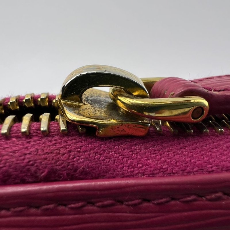 Prada 全拉鍊長款皮夾-24