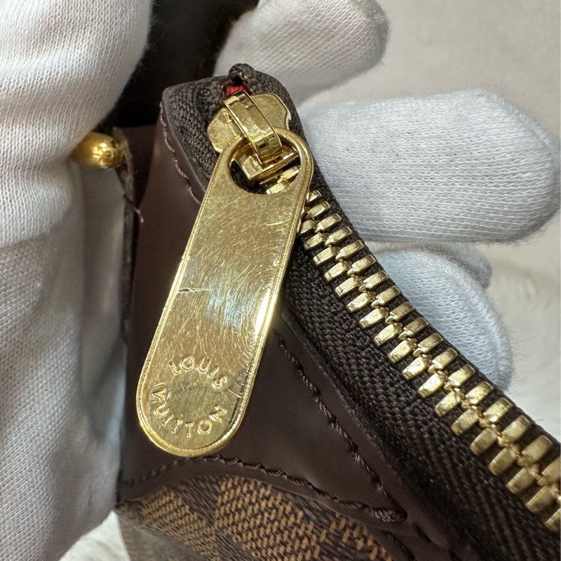 LV N48180 咖啡棋盤格金牌肩背包-17