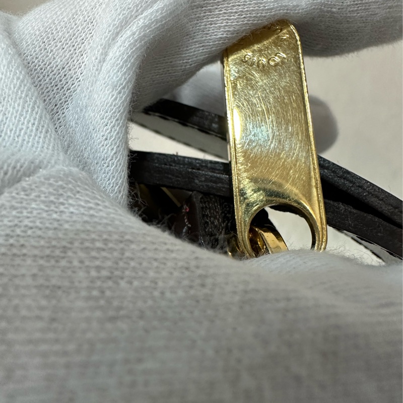 LV N48180 咖啡棋盤格金牌肩背包-18