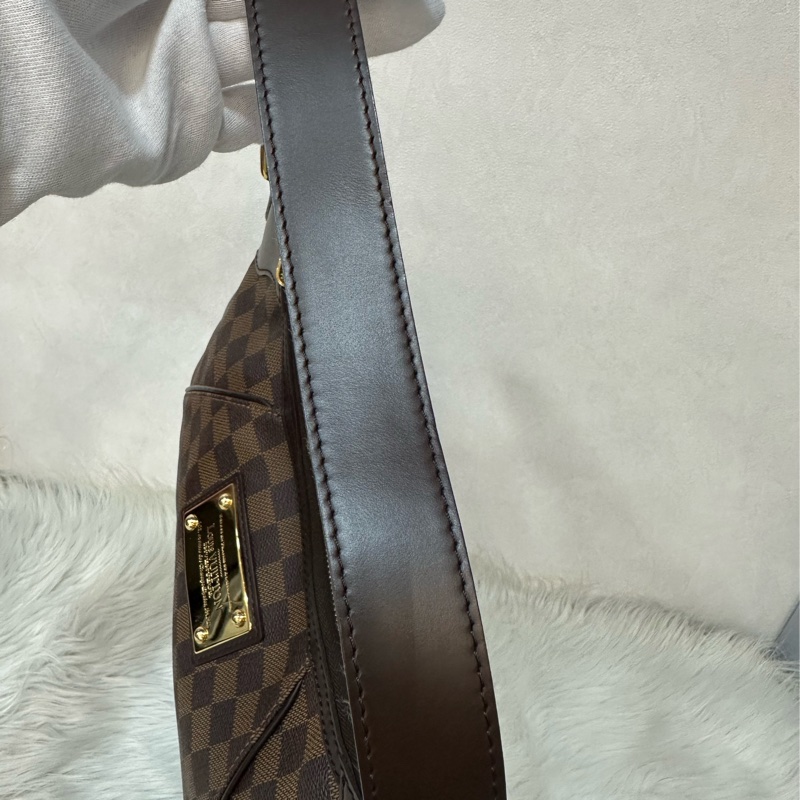 LV N48180 咖啡棋盤格金牌肩背包-23