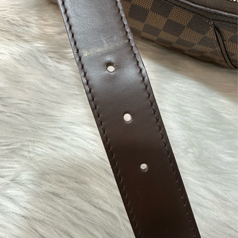 LV N48180 咖啡棋盤格金牌肩背包-25