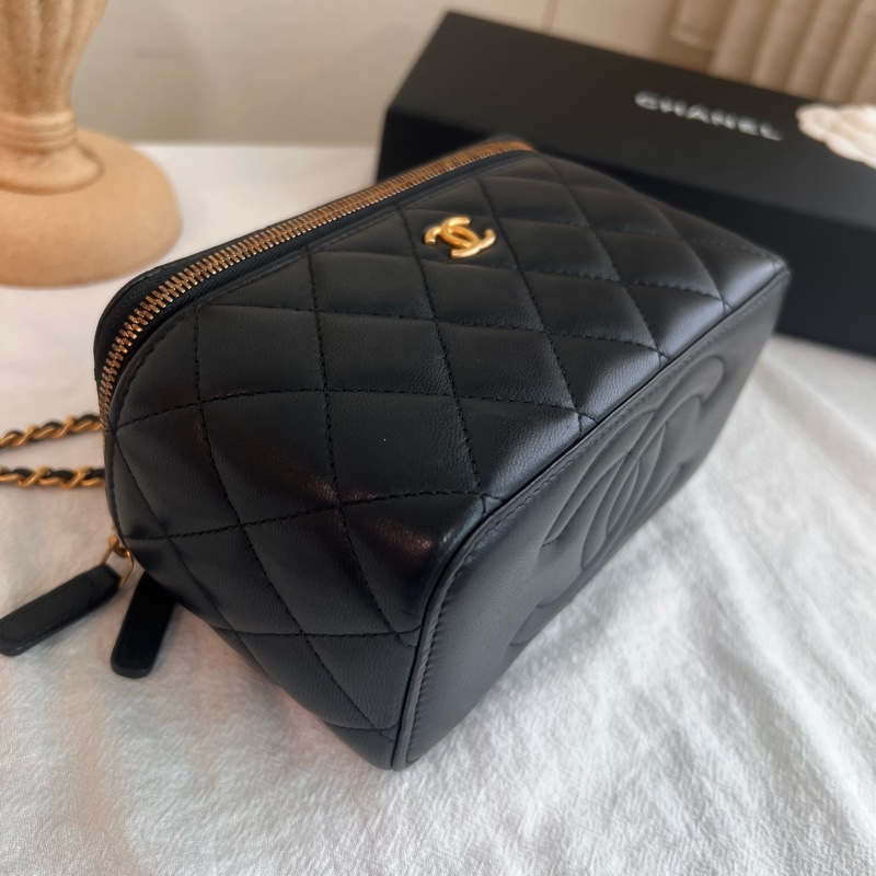 ෆ Chanel 22k愛心鏈條盒子包-8