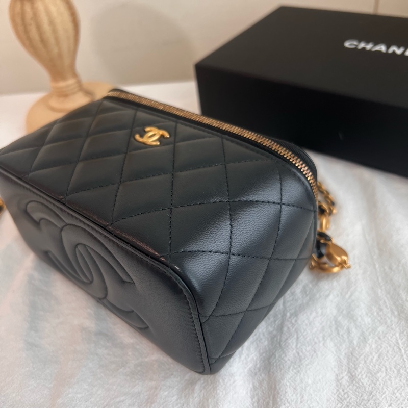 ෆ Chanel 22k愛心鏈條盒子包-9