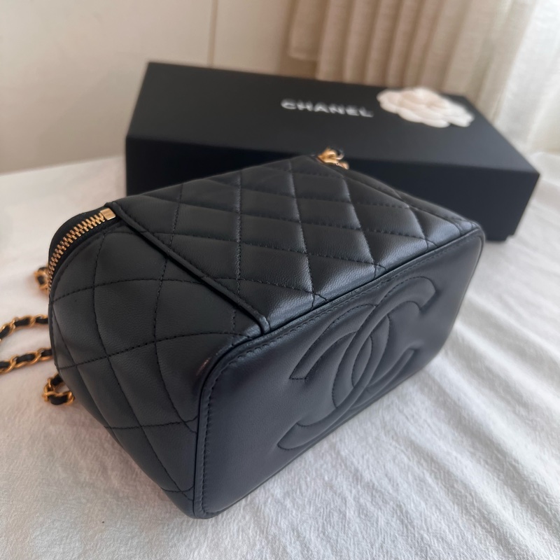 ෆ Chanel 22k愛心鏈條盒子包-10