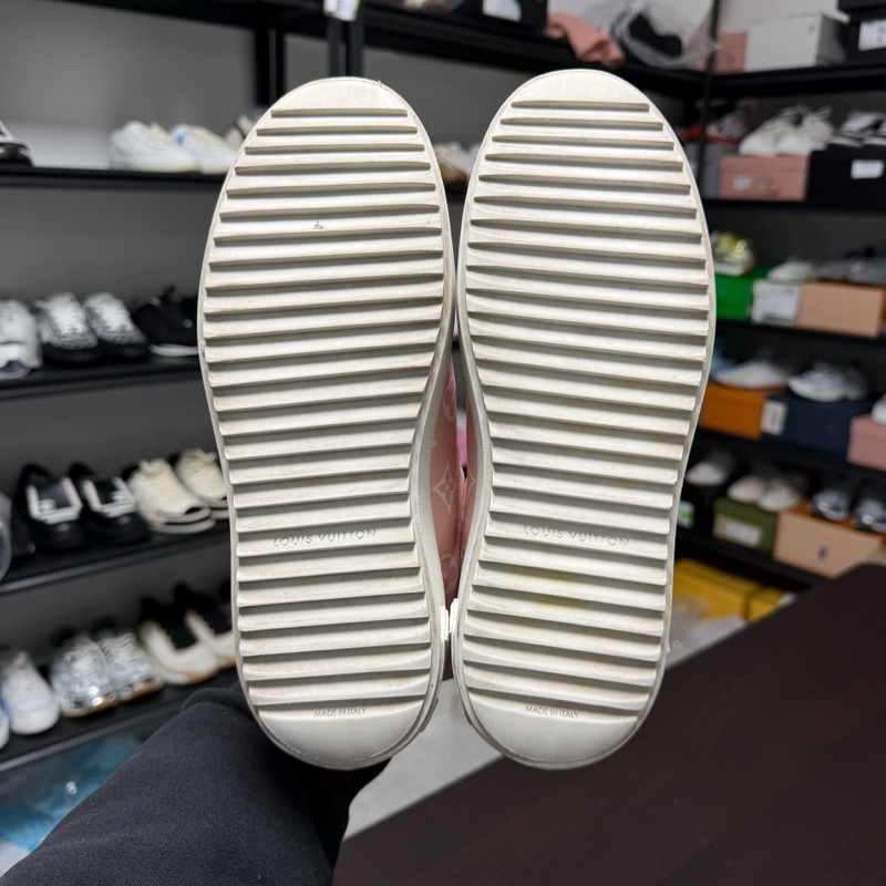 LV路易威登 Time out白粉滿印松糕鞋 38碼-7