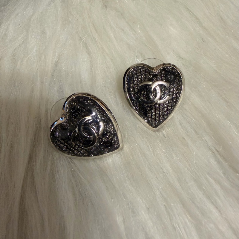 Chanel 黑蕾絲愛心耳環-3