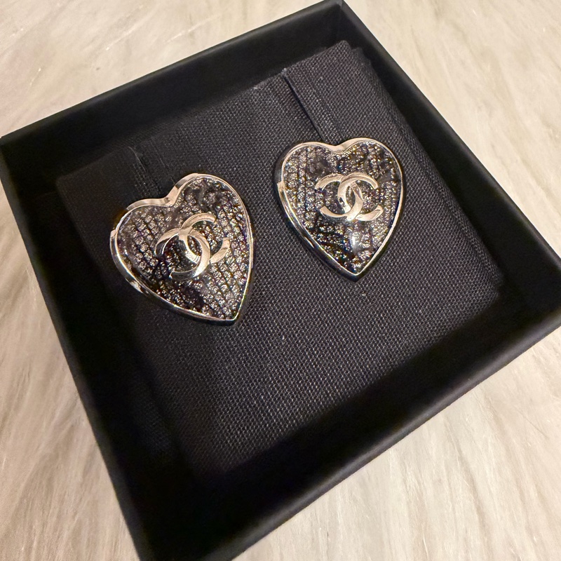 Chanel 黑蕾絲愛心耳環-8