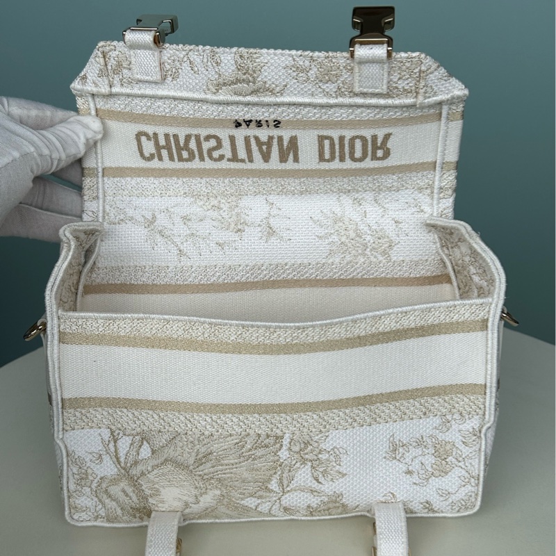 Dior迪奧刺繡郵差包斜挎包,98新,底長23釐米-4