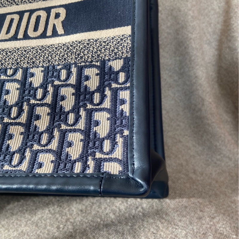 Dior 迪奧 booktote中號藍色老花 拼皮托特包 尺寸:36.5*28*17.5cm。-5