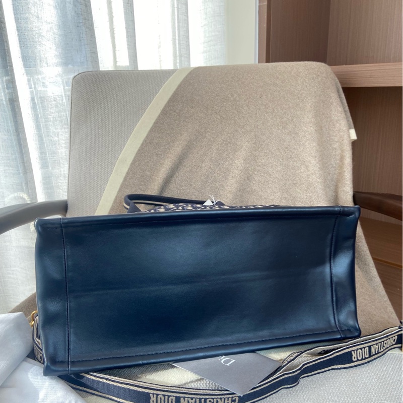 Dior 迪奧 booktote中號藍色老花 拼皮托特包 尺寸:36.5*28*17.5cm。-7