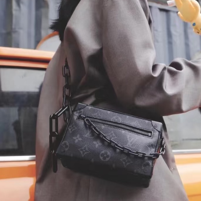 Louis Vuitton Mini Soft Trunk黑花盒子包 芯片款 尺寸18×13-3