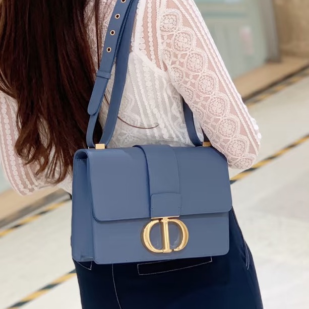 高級感拿捏🤏99新🆕Dior迪奧霧霾藍金扣牛皮蒙田30單肩斜挎手提包-0