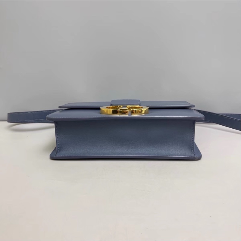 高級感拿捏🤏99新🆕Dior迪奧霧霾藍金扣牛皮蒙田30單肩斜挎手提包-12