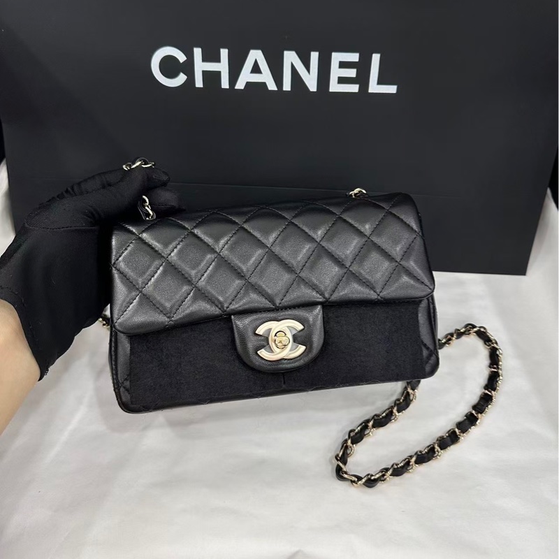 🈶購證 #閒置帶膜 #全配🉑送禮 香奈兒Cf20淡金扣口蓋包 櫃上漲近2️⃣0️⃣萬-1