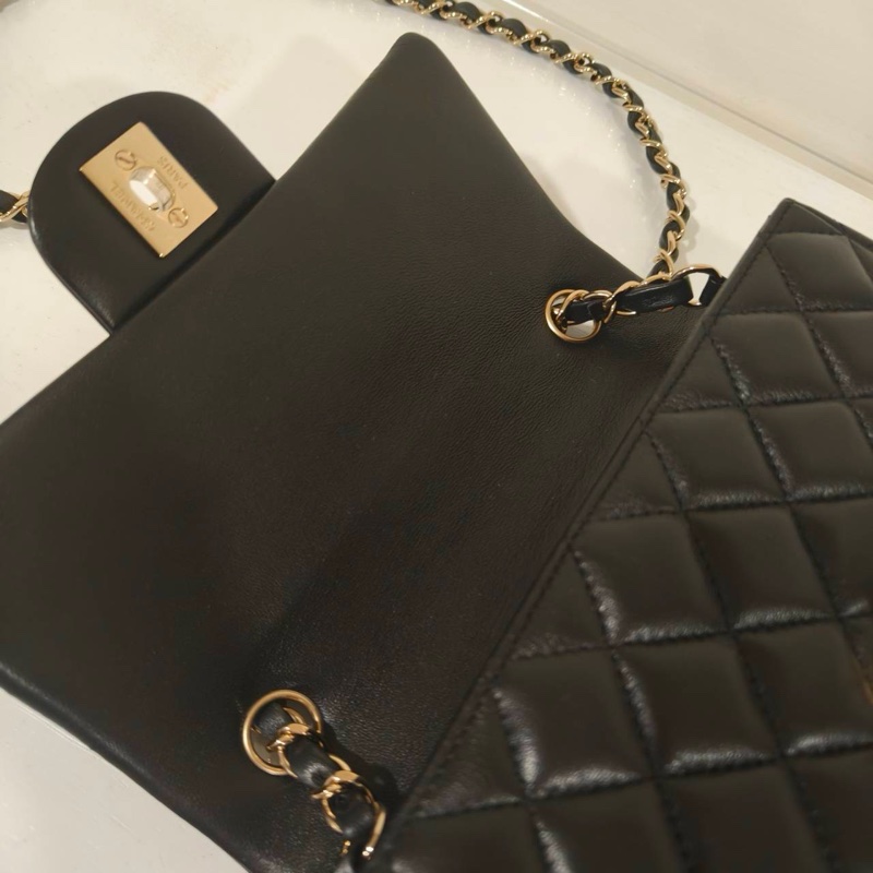 🈶購證 #閒置帶膜 #全配🉑送禮 香奈兒Cf20淡金扣口蓋包 櫃上漲近2️⃣0️⃣萬-9