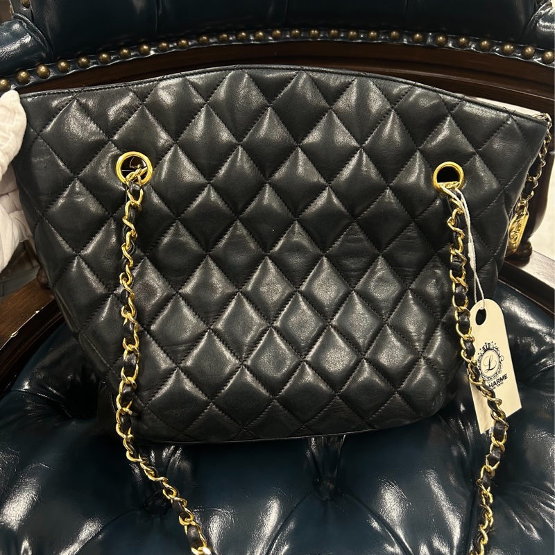 Chanel 菱格紋小金牌貝殼包-4