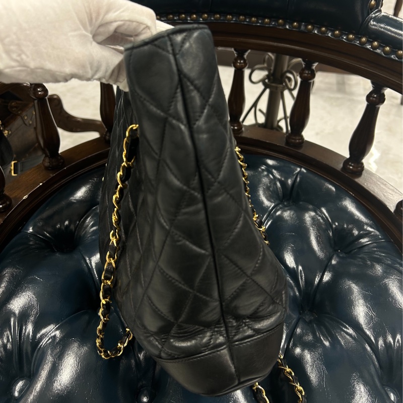 Chanel 菱格紋小金牌貝殼包-5