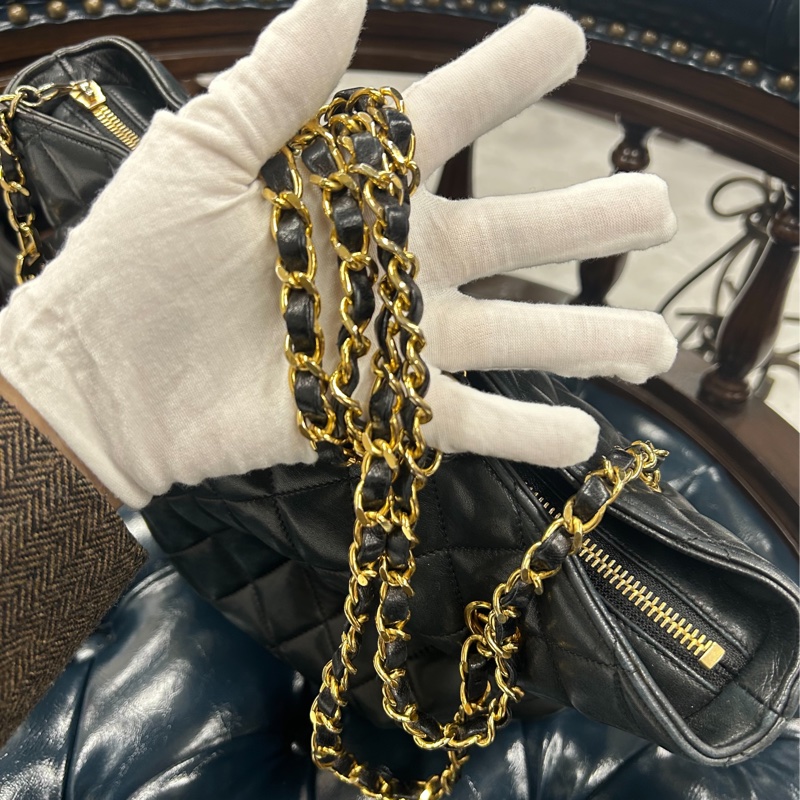 Chanel 菱格紋小金牌貝殼包-8