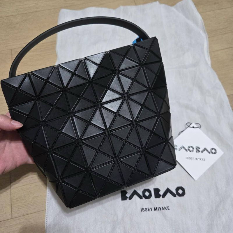 Issey Miyake 三宅一生 BaoBao 小號 valley 霧面黑 hobo包-0