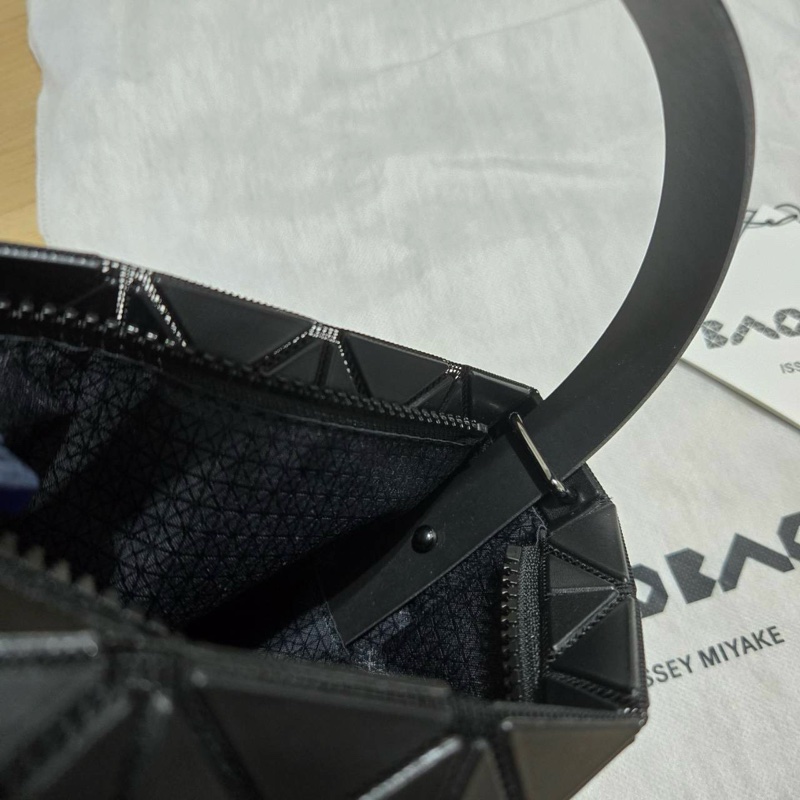 Issey Miyake 三宅一生 BaoBao 小號 valley 霧面黑 hobo包-2