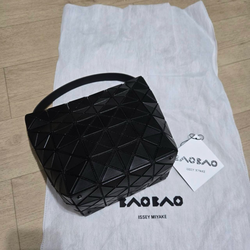 Issey Miyake 三宅一生 BaoBao 小號 valley 霧面黑 hobo包-3