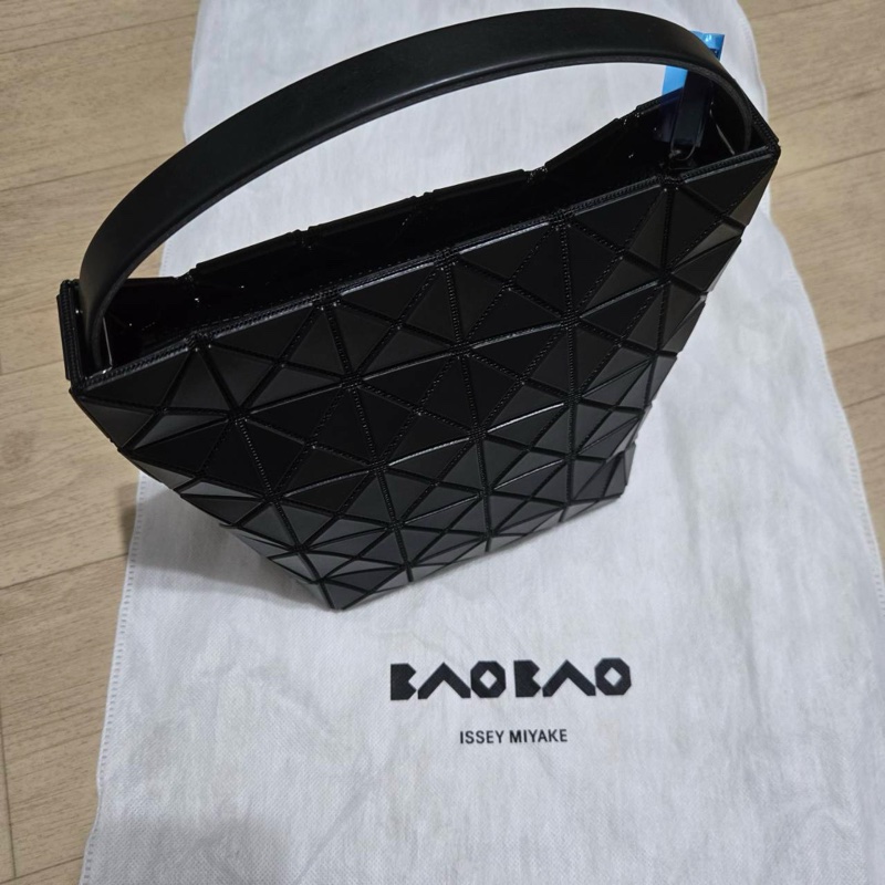 Issey Miyake 三宅一生 BaoBao 小號 valley 霧面黑 hobo包-6