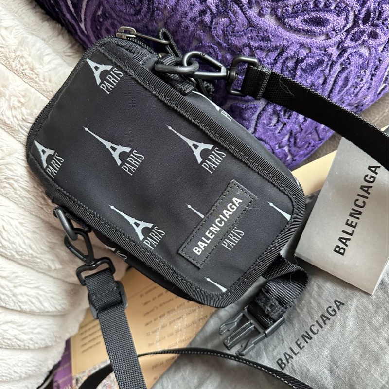 巴黎世家 斜挎包 側背包 黑色尼龍 埃菲爾鐵塔  肩背包 斜挎包 相機包 Balenciaga black nylon Eiffel tower explorer crossbody bag 男裝 女裝 黑色-4