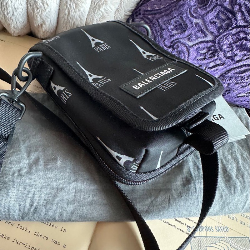 巴黎世家 斜挎包 側背包 黑色尼龍 埃菲爾鐵塔  肩背包 斜挎包 相機包 Balenciaga black nylon Eiffel tower explorer crossbody bag 男裝 女裝 黑色-11